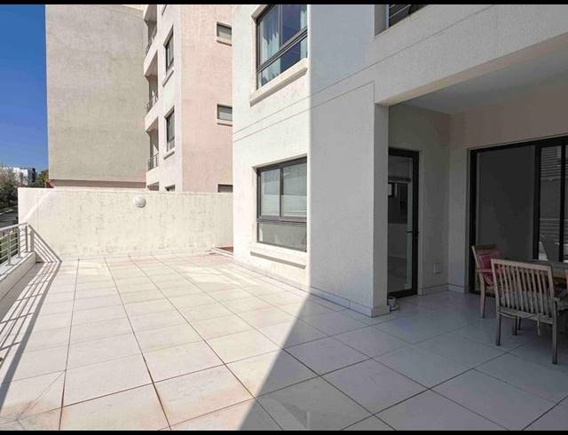 2 BEDROOM APARTMENT FOR SALE IN HYDE PARK